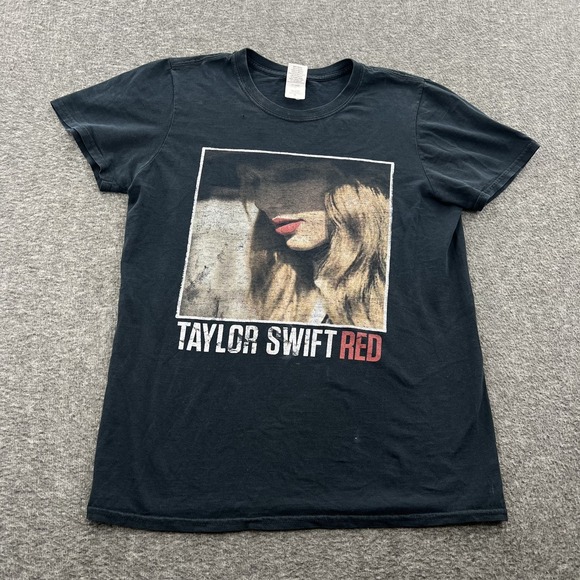 Taylor Swift Red T Shirt Womens S Black World Tour Album Concert Swiftie *FLAW - Picture 2 of 10